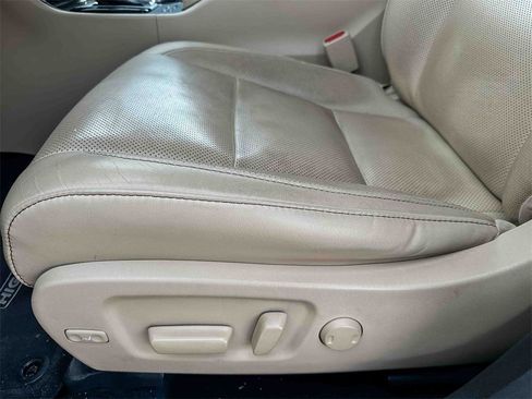 Used 2017 Toyota Highlander Limited image 7