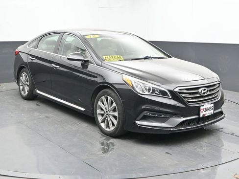 Used 2017 Hyundai Sonata Limited w/ Cargo Package FWD image 3
