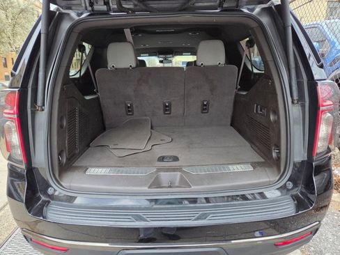 Used 2021 Chevrolet Suburban Z71 w/ Z71 Off-Road Package image 7