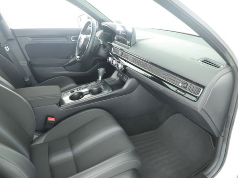 Used 2023 Honda Civic Sport image 17