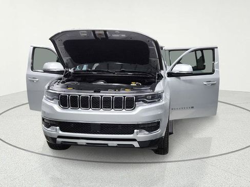 Used 2022 Jeep Wagoneer Series III w/ Premium Group I image 6