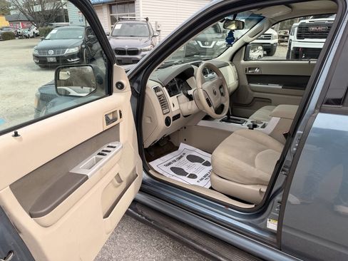 Used 2010 Mercury Mariner 4WD image 10