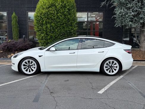 Used 2022 Tesla Model 3 Long Range AWD/4WD image 9