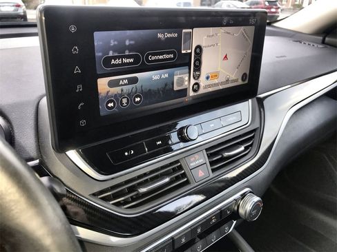 Used 2023 Nissan Altima 2.5 SR w/ SR Premium Package image 16