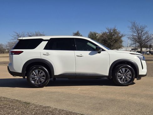 New 2026 Nissan Pathfinder S image 7