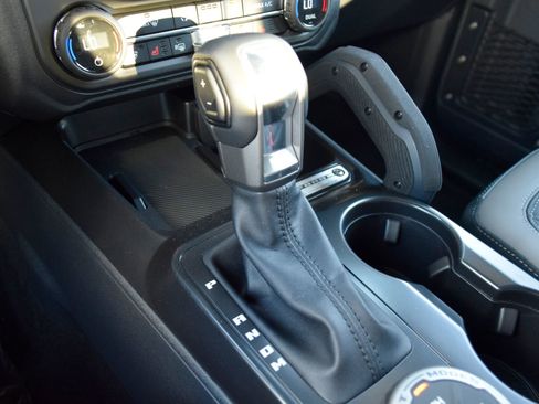 New 2026 Ford Bronco Outer Banks w/ Sasquatch Package image 14