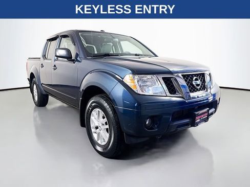 Used 2017 Nissan Frontier SV w/ SV Value Truck Package AWD/4WD image 2