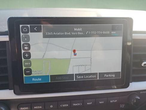 Used 2024 Hyundai Venue Limited FWD image 28