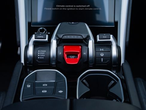 Used 2019 Lamborghini Urus AWD/4WD image 35