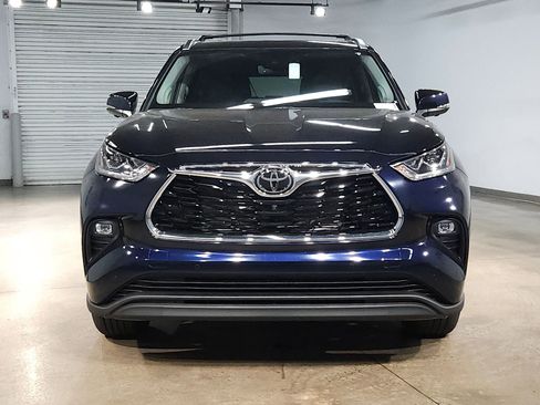 New 2026 Toyota Highlander Limited AWD/4WD image 2