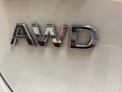 Used 2018 INFINITI QX30 Premium w/ Navigation Package AWD/4WD image 24