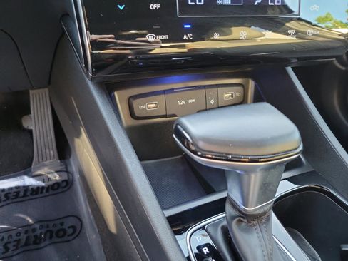 Used 2023 Hyundai Santa Cruz Limited AWD/4WD image 19