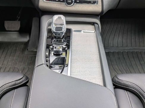 Used 2024 Volvo XC90 T8 Ultimate w/ Lounge Package AWD/4WD image 26