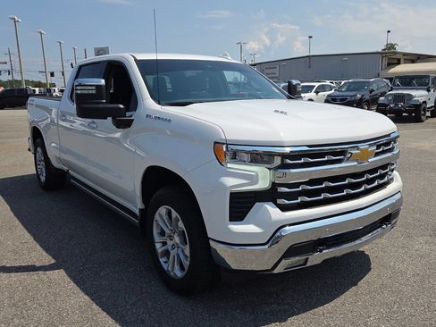 Certified 2025 Chevrolet Silverado 1500 LTZ w/ Technology Package AWD/4WD image 15