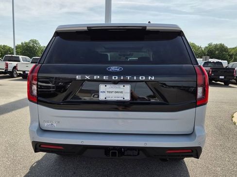 New 2026 Ford Expedition Active RWD image 43