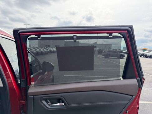 Used 2023 Nissan Rogue SL w/ SL Premium Package image 22