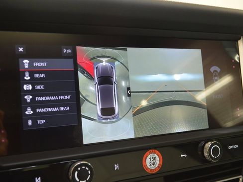 Certified 2025 Porsche Macan image 29