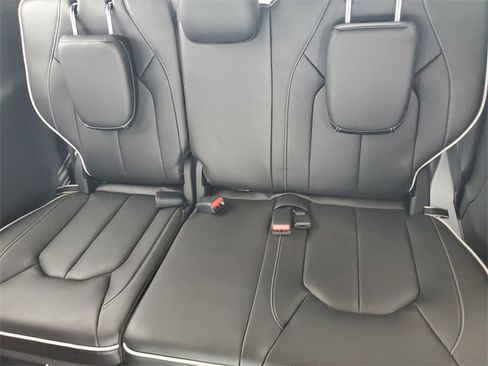 New 2026 Chrysler Pacifica Limited w/ Trailer Tow Group image 11