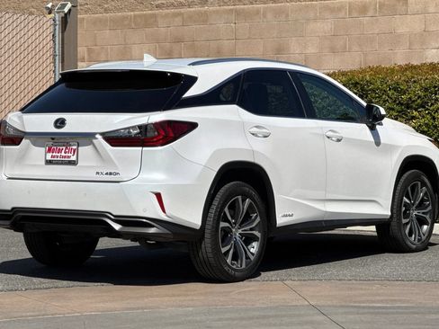 Used 2017 Lexus RX 450h AWD w/ Cold Weather Package image 4