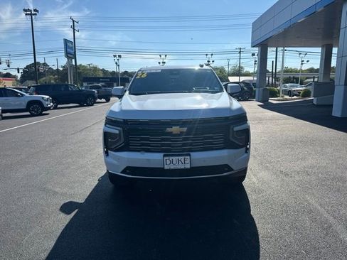 Used 2026 Chevrolet Tahoe High Country AWD/4WD image 15
