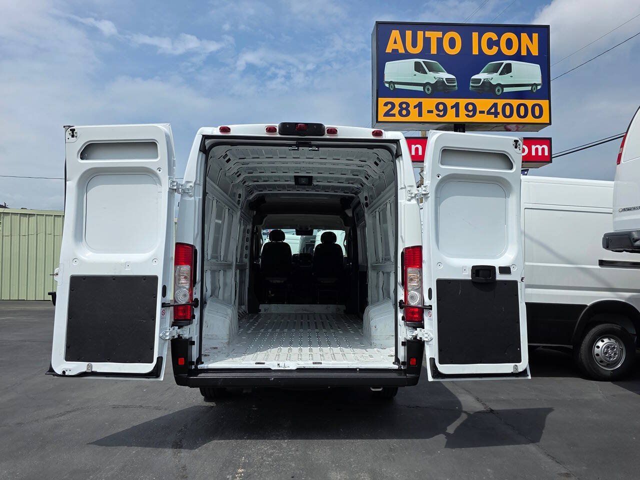 Used 2025 RAM ProMaster 3500 w/ Convenience Group FWD image 11