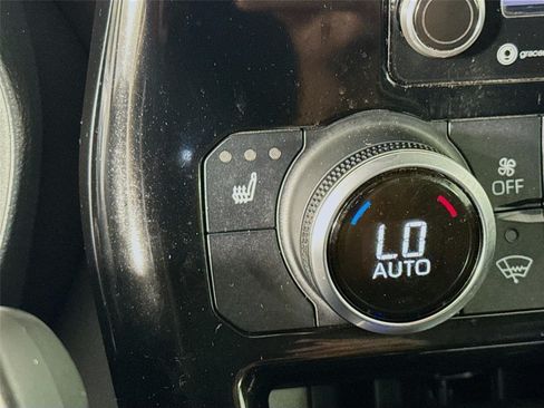 Used 2020 Toyota Highlander XLE FWD image 21