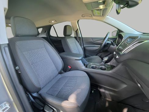 Used 2024 Chevrolet Equinox LT AWD/4WD image 11