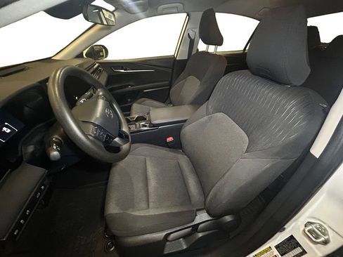 Used 2025 Toyota Camry LE FWD image 9