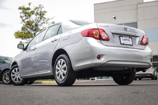 Used 2010 Toyota Corolla LE FWD image 2