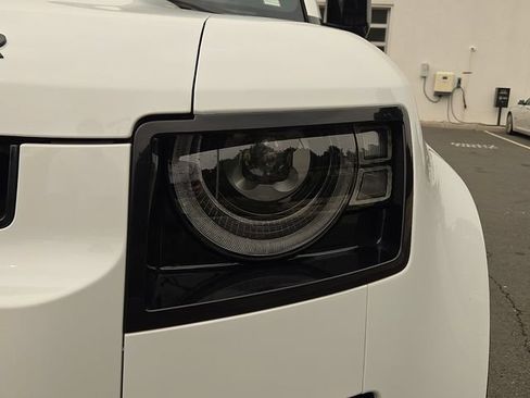 Used 2024 Land Rover Defender 110 S AWD/4WD image 9