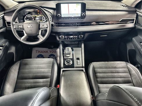Used 2024 Mitsubishi Outlander SE image 24