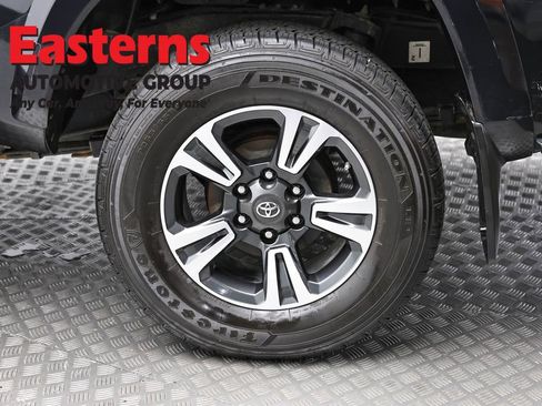 Used 2019 Toyota Tacoma TRD Sport w/ TRD Premium Sport Package image 8