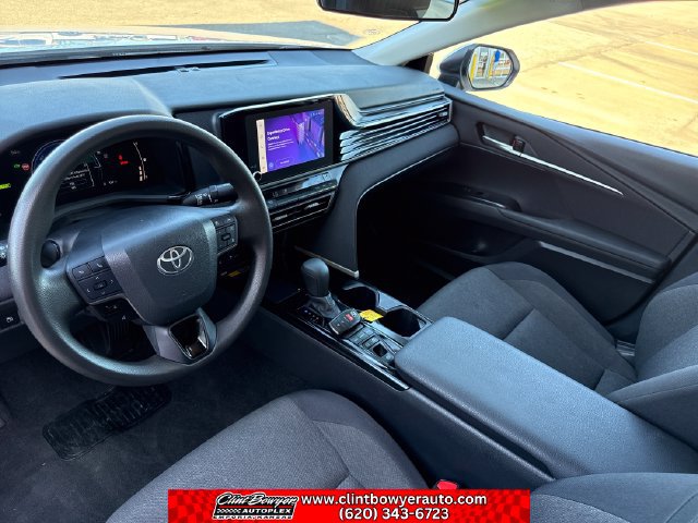Used 2025 Toyota Camry LE FWD image 13