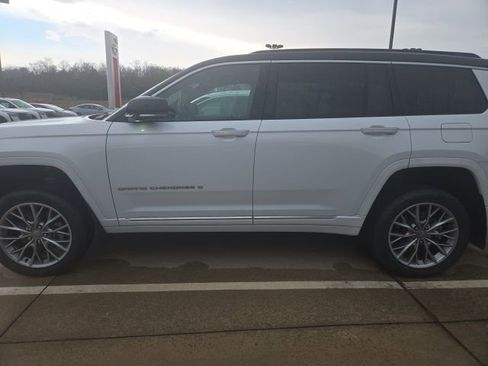 Used 2024 Jeep Grand Cherokee L Summit w/ Advanced Protech Group IV image 2