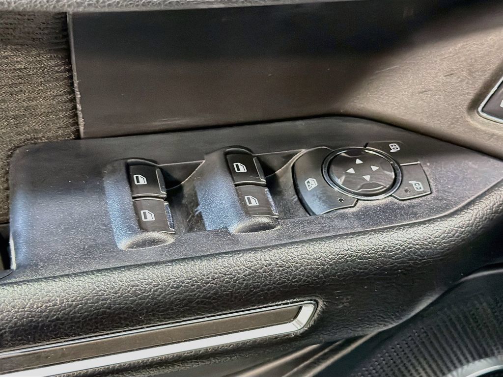 Used 2018 Ford Expedition XLT AWD/4WD image 18