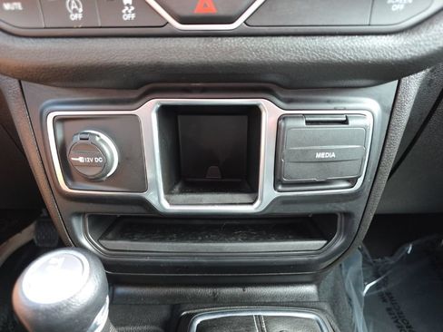 Used 2024 Jeep Wrangler Sport AWD/4WD image 26