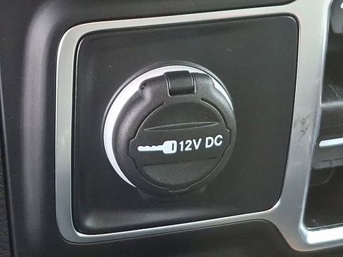 Used 2025 Jeep Gladiator Sport image 28