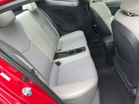 Used 2013 Hyundai Veloster w/ Style Pkg FWD image 22