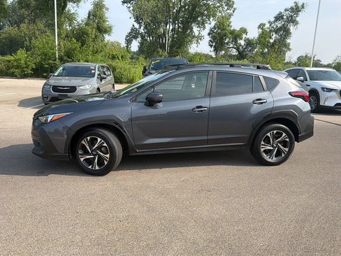 Used 2024 Subaru Crosstrek 2.0i Premium AWD/4WD image 2
