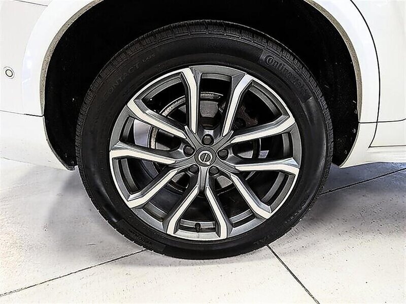 Used 2017 Volvo XC90 T6 Momentum w/ Vision Package AWD/4WD image 13