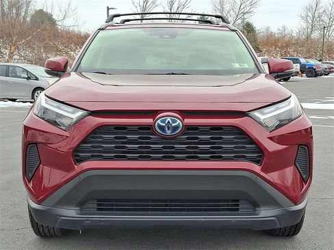 Used 2022 Toyota RAV4 XLE w/ Convenience Package image 4