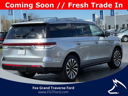 Used 2023 Lincoln Navigator Reserve w/ Equipment Group 201A AWD/4WD image 12