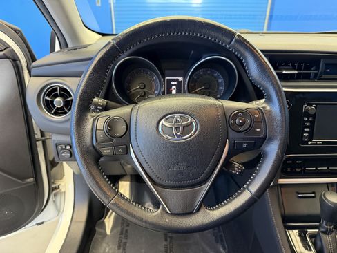 Used 2018 Toyota Corolla iM FWD image 13