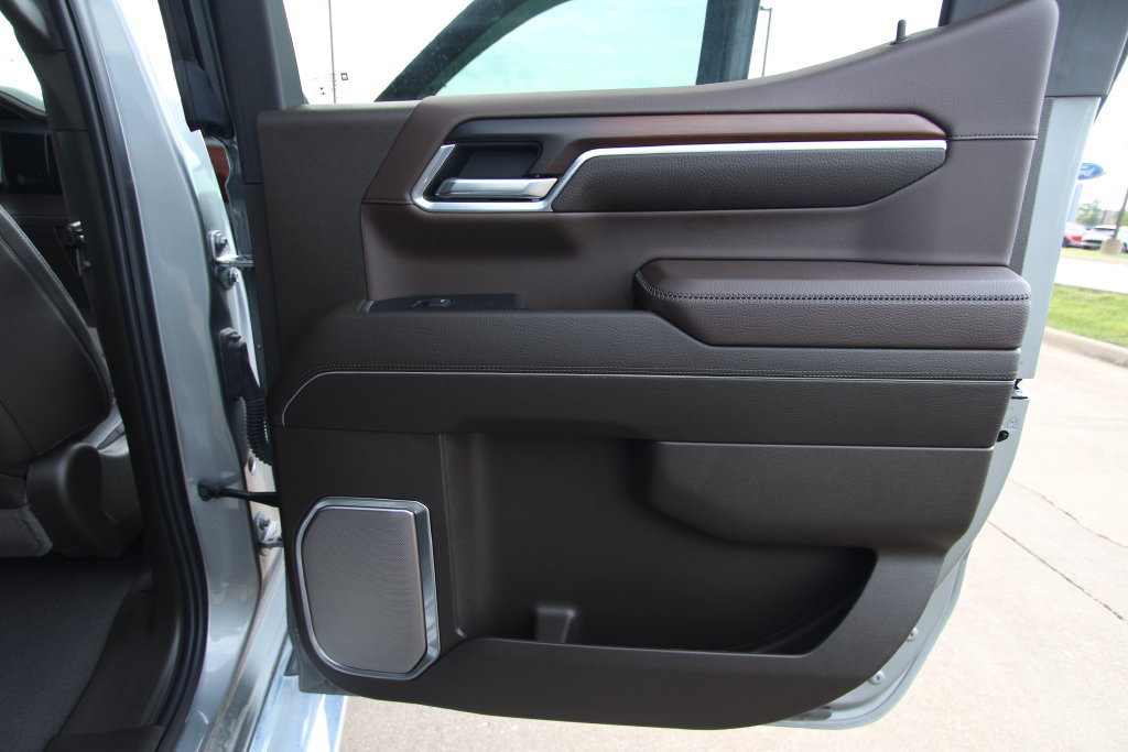 Used 2024 GMC Sierra 1500 Denali w/ Technology Package RWD image 38