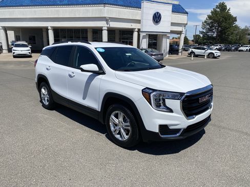 Used 2024 GMC Terrain SLE w/ Driver Convenience Package AWD/4WD image 45