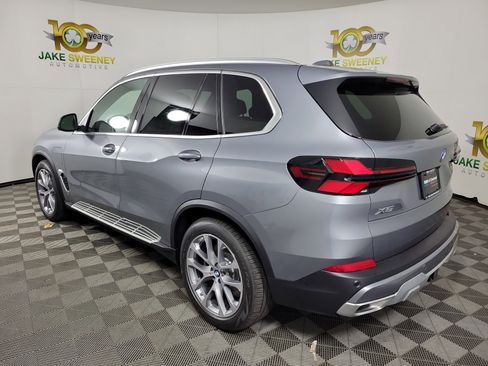 New 2026 BMW X5 xDrive50e image 5