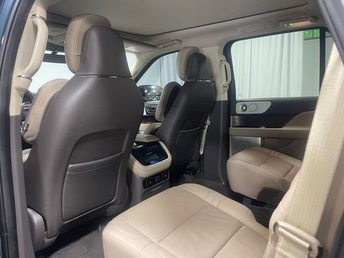 Used 2022 Lincoln Navigator Reserve AWD/4WD image 26