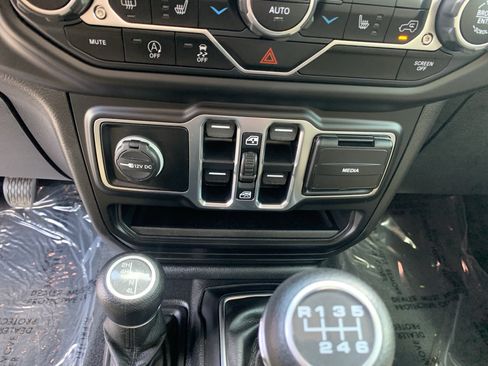 Used 2020 Jeep Gladiator Sport w/ Quick Order Package 23S AWD/4WD image 29