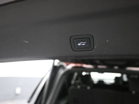 Used 2022 Chevrolet Suburban LT AWD/4WD image 14