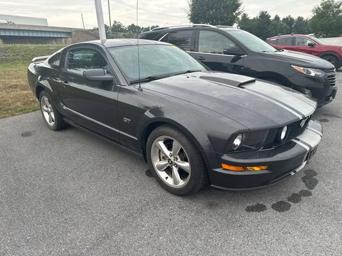 Used 2007 Ford Mustang GT RWD image 3
